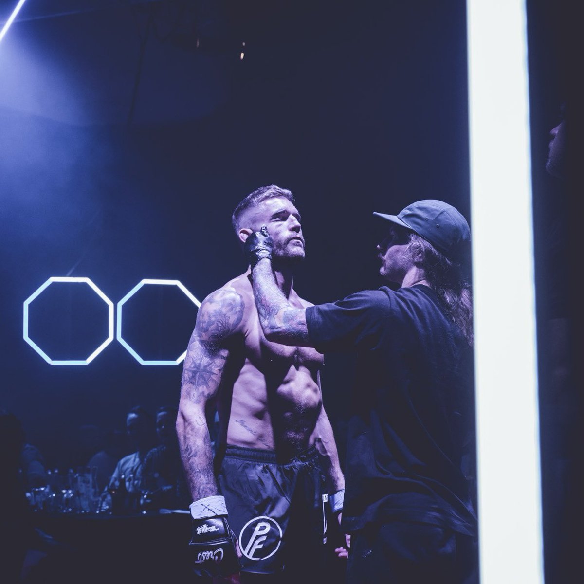 All it takes is all you’ve got ⚔️
#mma #livingthedream

📸: @videohasari