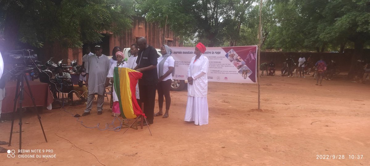 RJASRPFMALI's tweet photo. A eu lieu le 28 septembre le lancement de la journée mondiale de lutte contre la #Rage dans la région de #sikasso.
Courant les jours de la campagne les animaux 🐕, 🐈 et  🐒 seront vacciné gratuitement.
@GouvMali #breakthrough_ActionMali 
@USAIDMali @JohnsHopkinsCCP https://t.co/v5LgCLDeVL