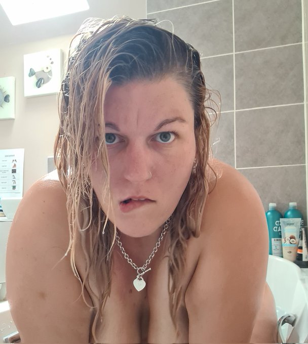 cum check out my onlyfans, I know you want to 😉 😘  👇👇sub for free👇👇 https://t.co/tqSHUbSYrH https://t