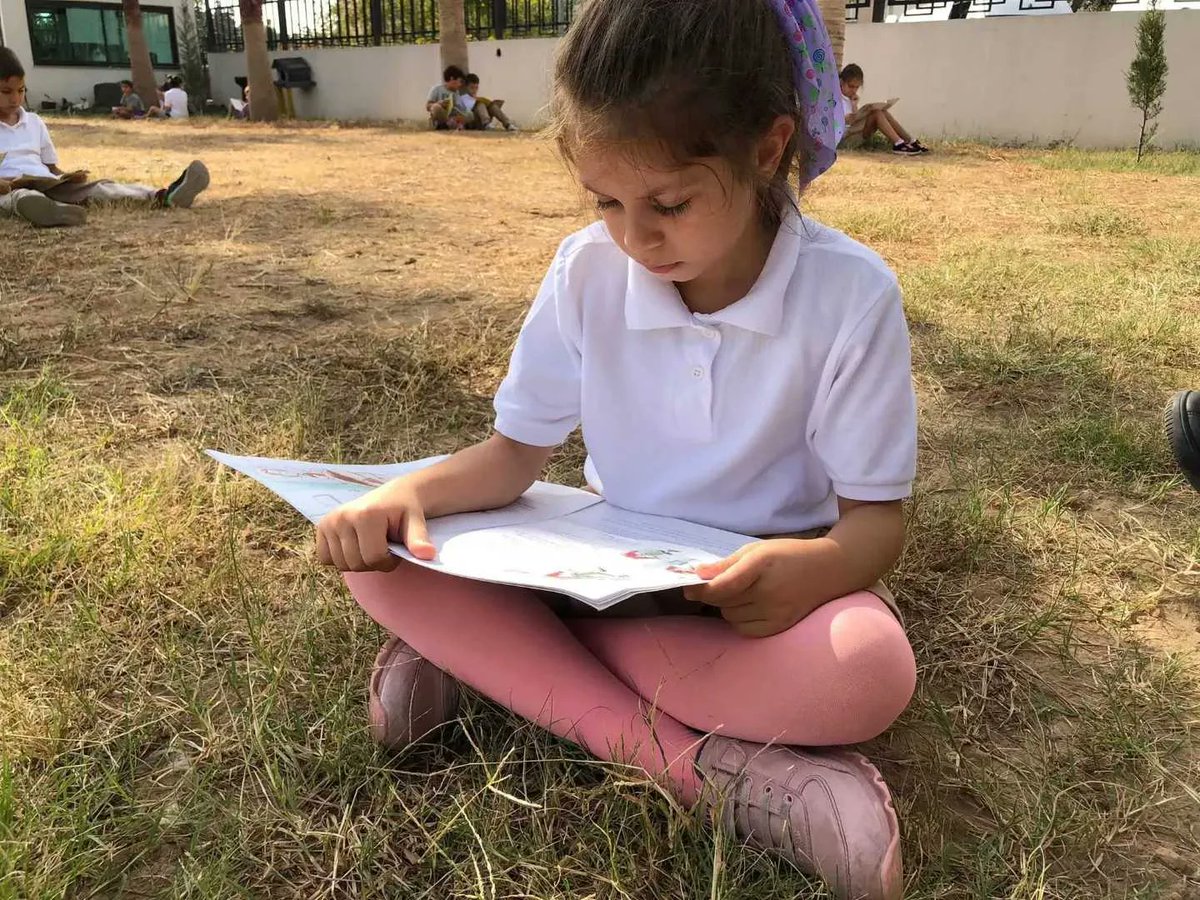 “Okumadan geçen bir gün yitirilmiş bir gündür.” Uğurlu öğrencilerimiz tüm Türkiye’de okuma farkındalığı sağlamak için hep birlikte okuyorlar.📚 #KitapBenim