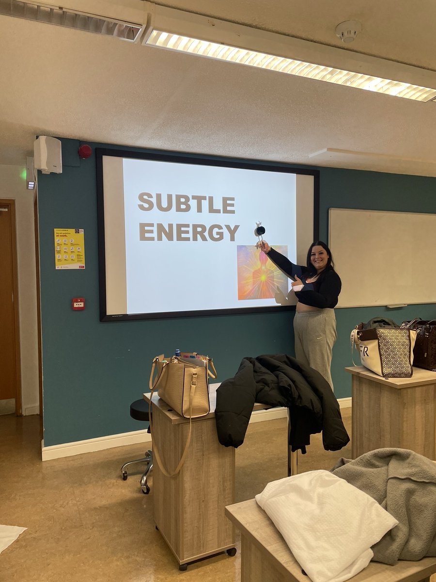 AvaMadigan19's tweet image. Group practicals in Indian head massage this morning! Great way to start off the day🤍 #beautyspatus #beauty #spa #massage #energy #shakra @MajellaGolden