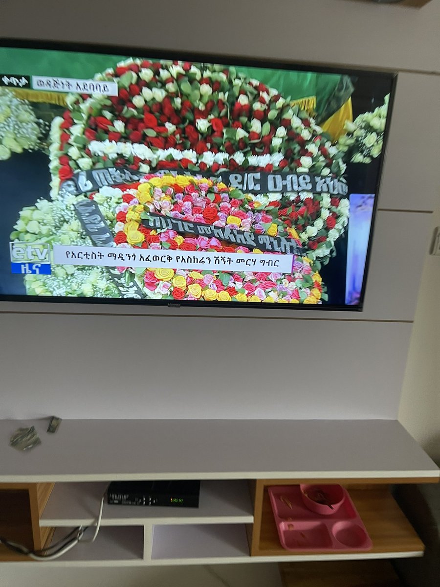 Kiyya1988's tweet photo. Wow what an honor saying a finale goodbye to a hero whose spend his life serving his country within his given profession.
#MadingoAfework Rest In Peace ๐๐๐ชฆ๐ชฆ๐๐ https://t.co/9owzphs3h9