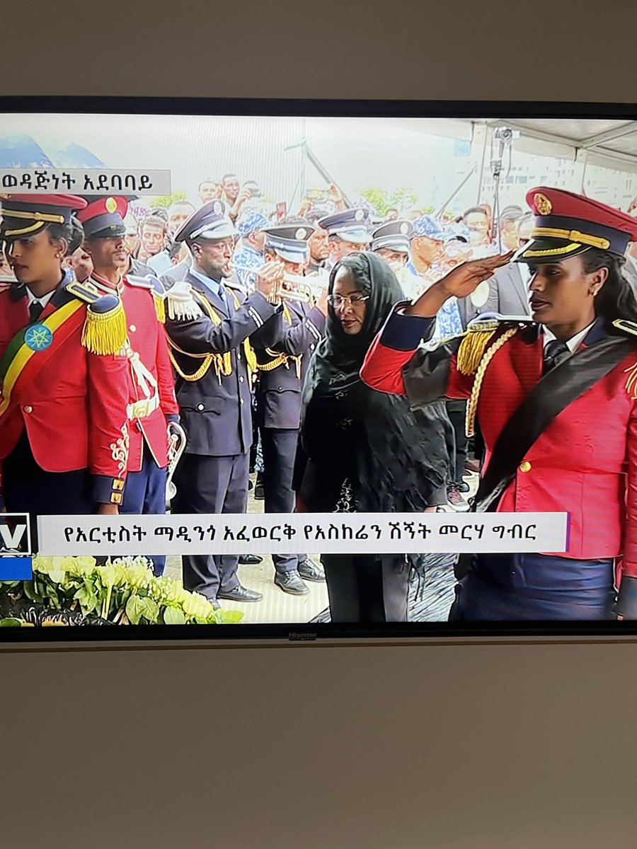 Kiyya1988's tweet photo. Wow what an honor saying a finale goodbye to a hero whose spend his life serving his country within his given profession.
#MadingoAfework Rest In Peace ๐๐๐ชฆ๐ชฆ๐๐ https://t.co/9owzphs3h9