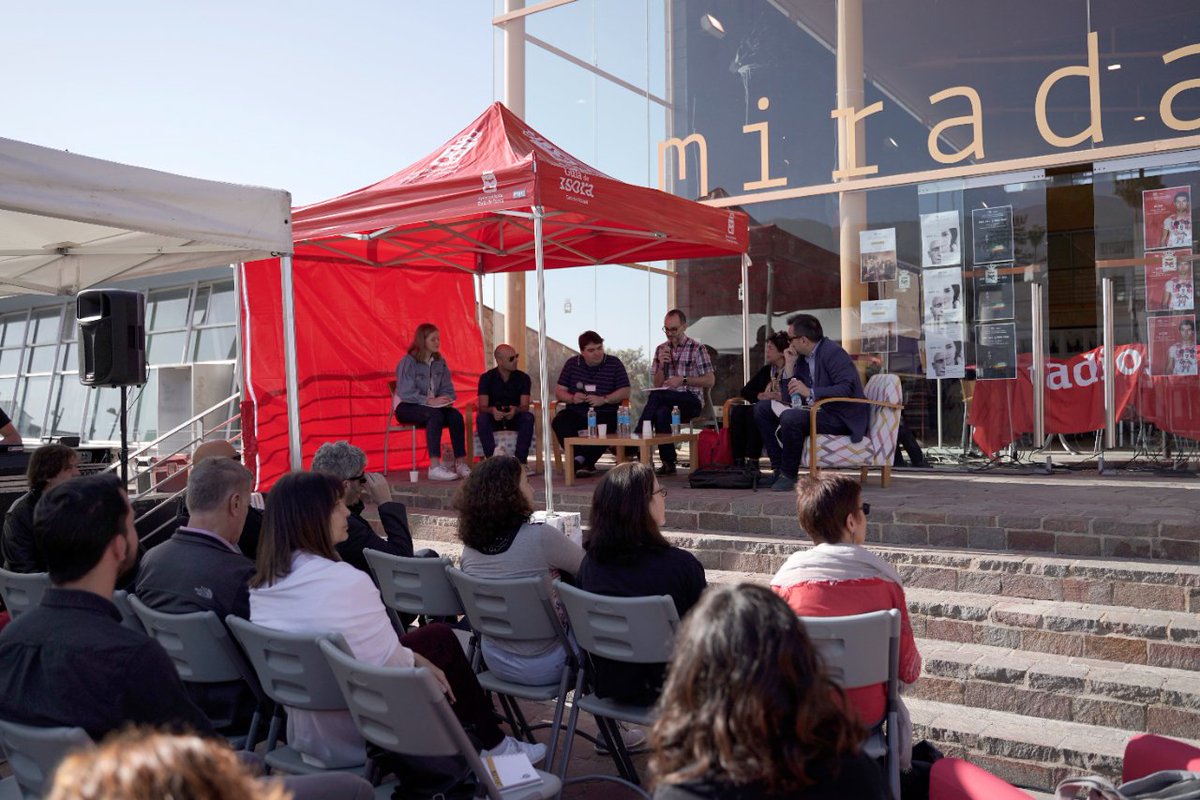 MiradasDoc's tweet photo. 👁️🗨️Más de un centenar de proyectos de documental optan a la XVI edición de #MiradasDocMarket
Muchas gracias a tod@s l@s documentalistas que presentaron sus proyectos en los laboratorios #DocSur, #Afrolatam y #AnidocSur ¡ya el Comité de selección está manos a la obra! 🙌 https://t.co/n7366pm56k