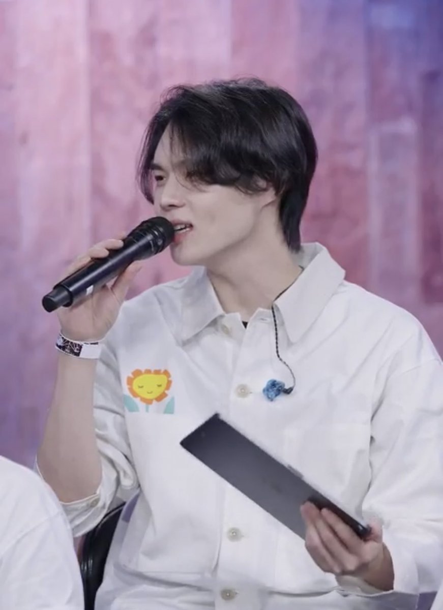 lovelice__'s tweet photo. Thinking about the fact that Sejun looks good in any hair styles and length 💦 https://t.co/vTna85TYab