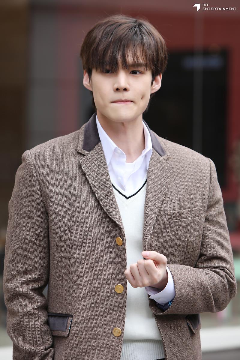 lovelice__'s tweet photo. Thinking about the fact that Sejun looks good in any hair styles and length 💦 https://t.co/vTna85TYab