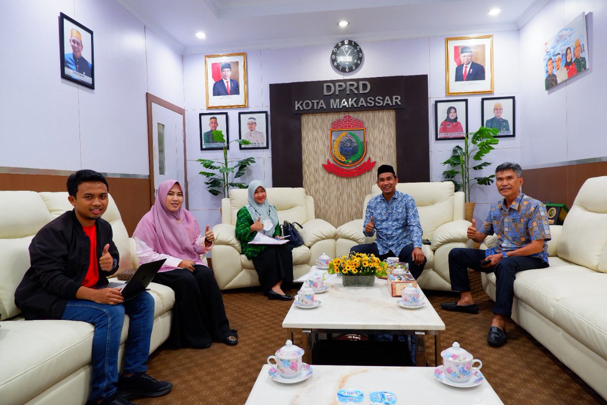 SetwanDPRDMks's tweet photo. Rapat konsultasi pimpinan DPRD kota Makassar bersama sekretaris DPRD kota Makassar didampingi para kepala bagian membicarakan terkait kegiatan DPRD kota Makassar https://t.co/IduXjXB3kS