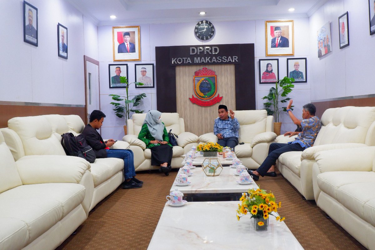 SetwanDPRDMks's tweet photo. Rapat konsultasi pimpinan DPRD kota Makassar bersama sekretaris DPRD kota Makassar didampingi para kepala bagian membicarakan terkait kegiatan DPRD kota Makassar https://t.co/IduXjXB3kS
