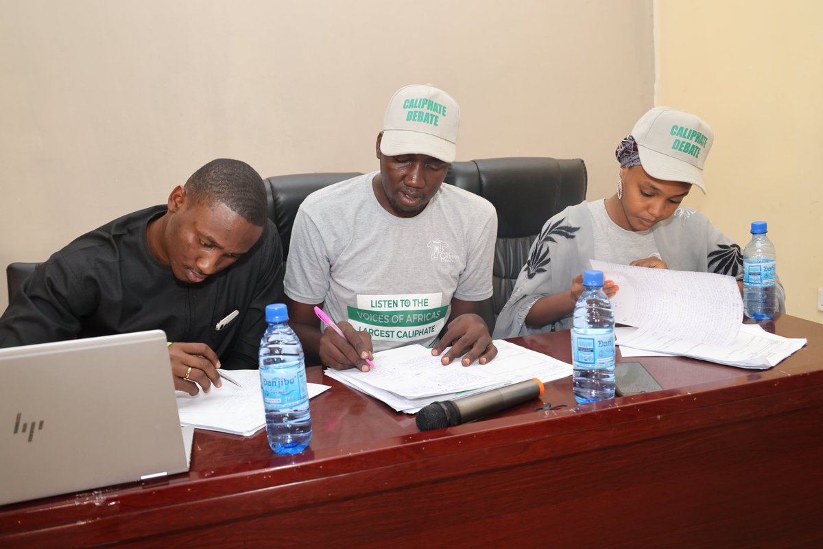 UncleAnass's tweet photo. Adjudicators; @haleegidadawahalee, Aisha Ibrahim, and Femi Santos doing what they know how to do best! #CaliphateDebate3.0 #Day2 https://t.co/bf0Jpr8Fq8