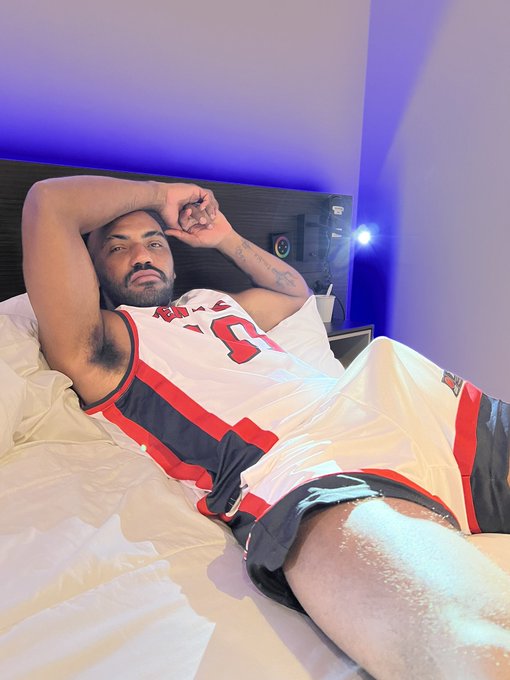 se liga galera perfil novo no Instagram 

https://t.co/DVxqeDCw2A

@vitorguedes_oimperador

Assim vocês