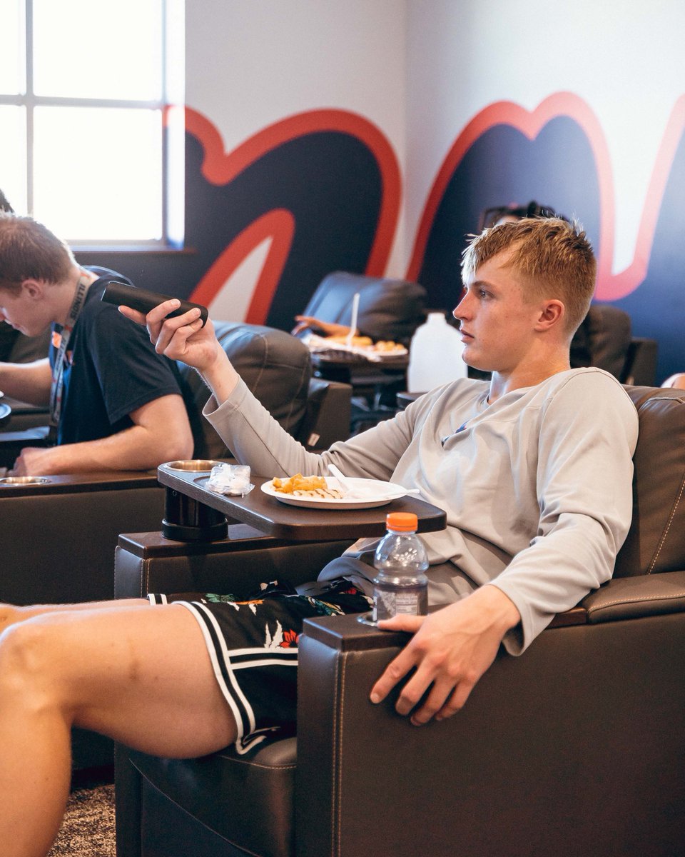 IlliniMBB's tweet photo. Practice → Omelette Bar → Class

#Illini | #EveryDayGuys https://t.co/5gJD0LtSRg