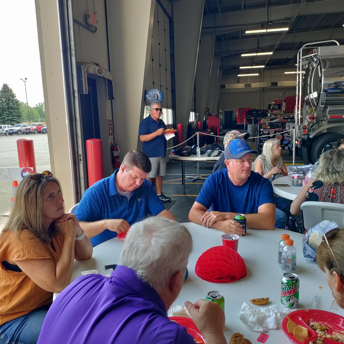 WayneTransports's tweet photo. Truck Driver Appreciation week concluded earlier this month. We had a great week celebrating all of the hard work our drivers take on day in and day out. Thanking you today and every day for all that you do.
#Trucking #ThankATrucker https://t.co/PX1N14Iu28
