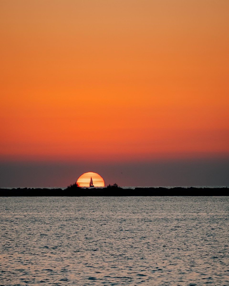 this sailboat understood what to do. one of my favorite shots I’ve taken lately. #thisiscle #lakeerie