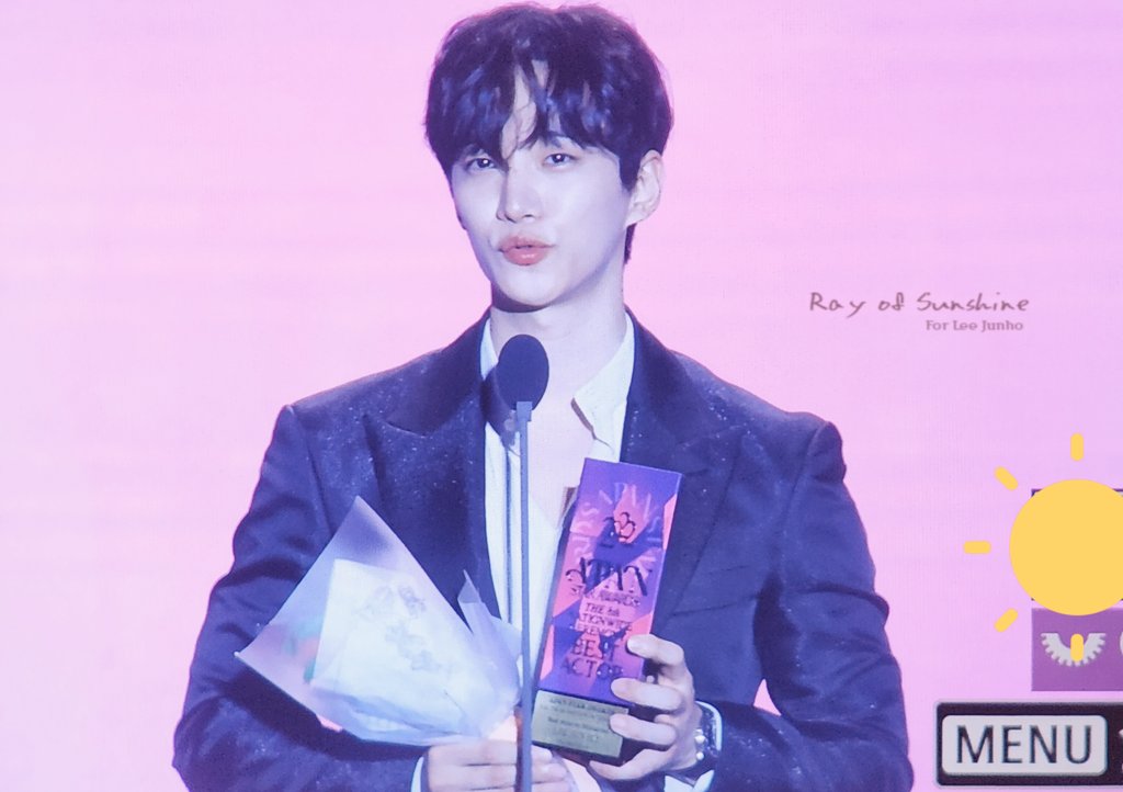 ROS_Junho's tweet photo. 220929 2022 APAN STAR AWARDS 
미니시리즈 남자 최우수연기상 추카해♡♡♡♡♡
#이준호 #LEEJUNHO
#준호 #JUNHO
#이준호_LEEJUNHO 
#APANStarAwards2022 https://t.co/owhQv5dMqn