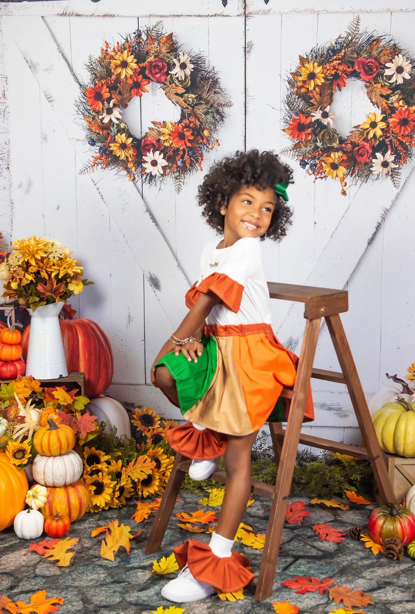 BradAndBrit's tweet photo. I be so speechless at how beautiful my baby is🥹😫😍😍😍 literally inside &amp; out🍁🍂🤎🧡 #FallShoot https://t.co/8tPTWvKPzS