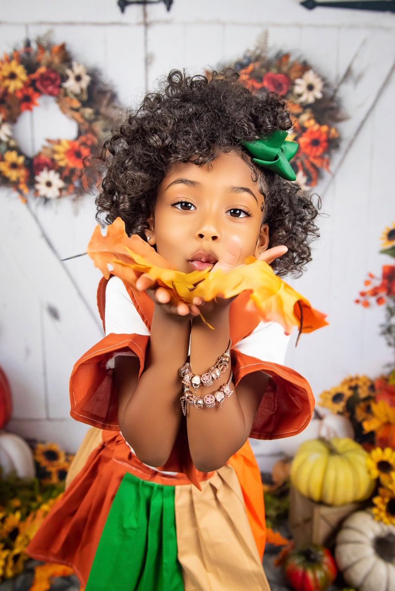 BradAndBrit's tweet photo. I be so speechless at how beautiful my baby is🥹😫😍😍😍 literally inside &amp; out🍁🍂🤎🧡 #FallShoot https://t.co/8tPTWvKPzS