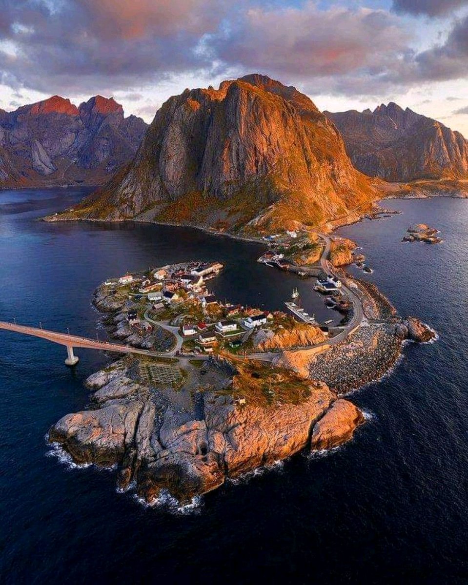 _magical_nature's tweet photo. Lofoten, Norway https://t.co/bQLOetG6sn