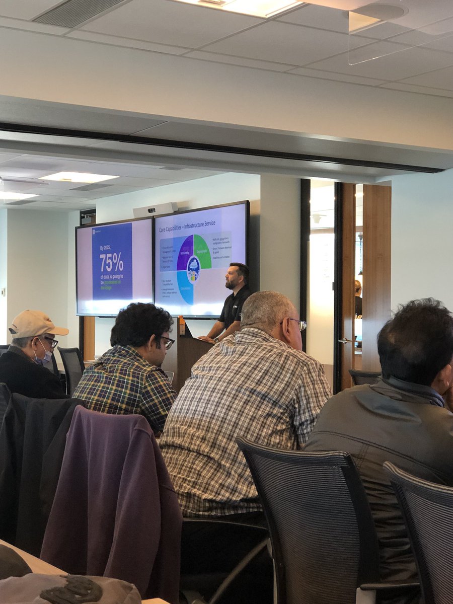 We’re back in business! Great to have a full room in the <a href="/CiscoCanada/">Cisco Canada 🇨🇦</a> Innovation Centre to share innovation for managing hybrid cloud environments! Lots of questions, great energy! Nice to be back!#CiscoTechDays