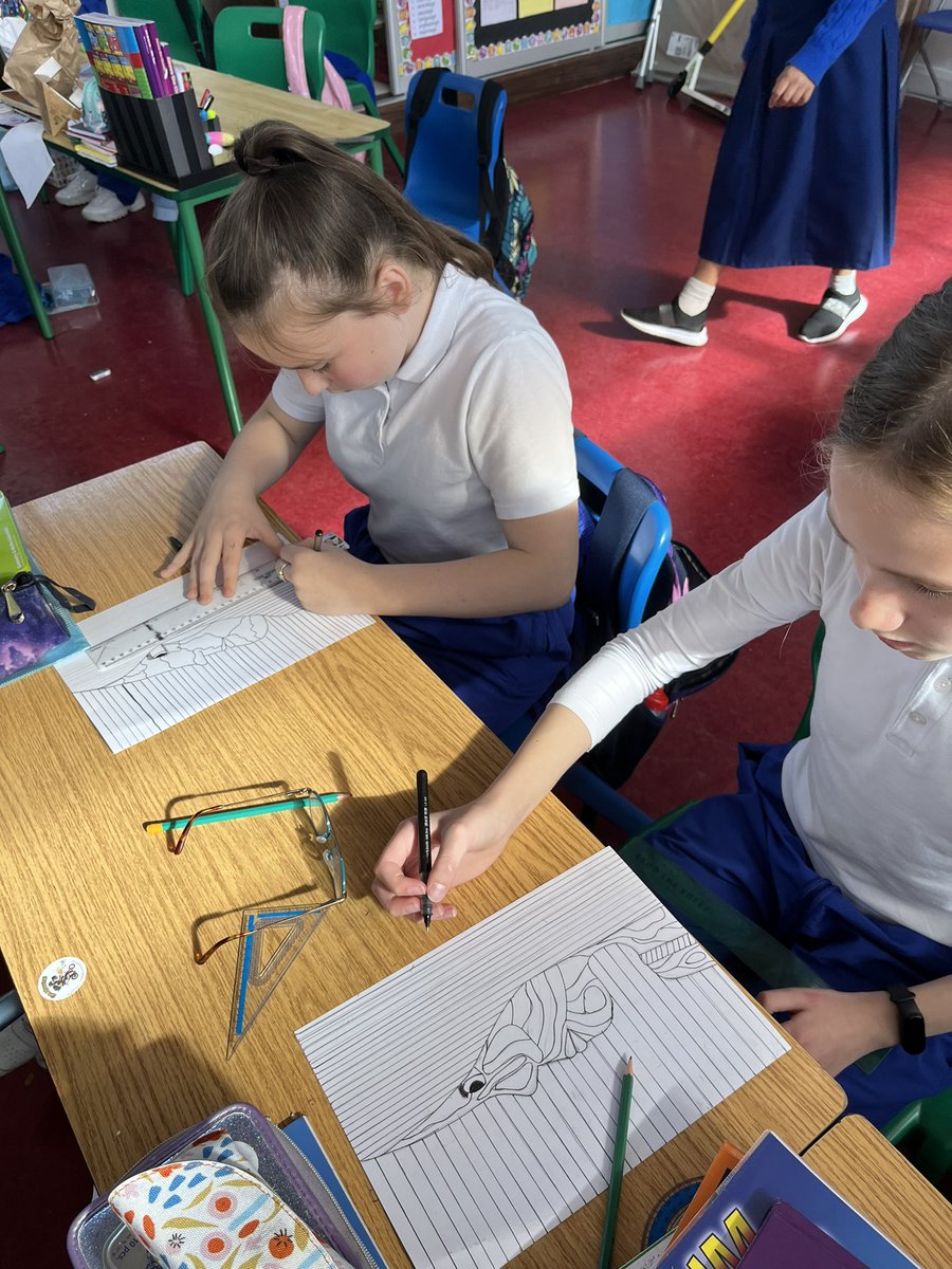 stpatricksgnslk's tweet photo. Great creations using line in art class today. #linesandangles #art #sideportraits #creativeninds #blackandwhite #colour https://t.co/xjiGYNChCr