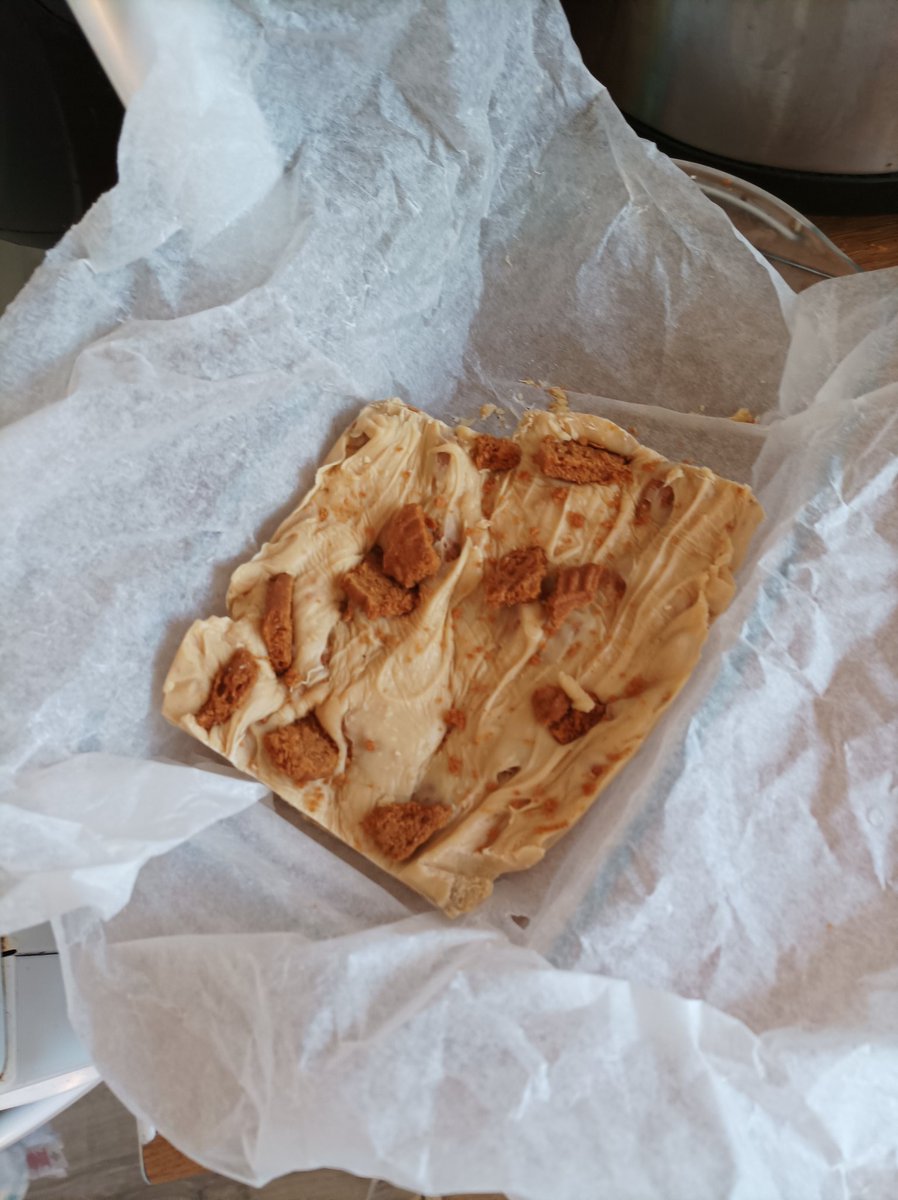 BeansbowtiqueB's tweet photo. Teacher training fuel 😋😋😋 biscoff fudge😋😋😋

Total self-care. Sometimes you just need to step back from all the links, articles and possible resources you could be downloading from Pinterest 🙌🙌🙌

Now I can study😋😋😋

#pgde #pgdeuws #pgde22 #teachertraining https://t.co/uPDuslEtPV