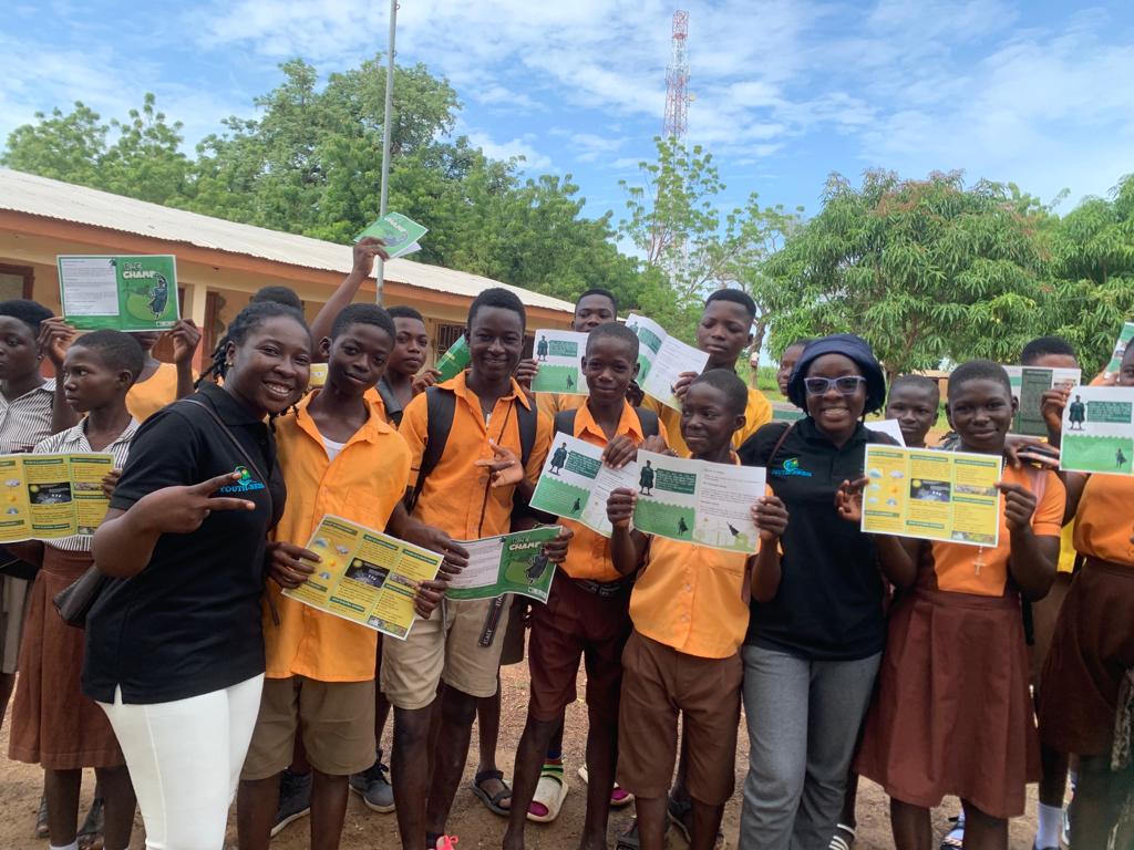 Blazing our flagship Children for #Climate (#C4C) Action programme along with students of Kadima JHS in Builsa North, Upper East Region. 💥💥💥

#ClimateSolutions #ClimateAction #LeaveNoOneBehind