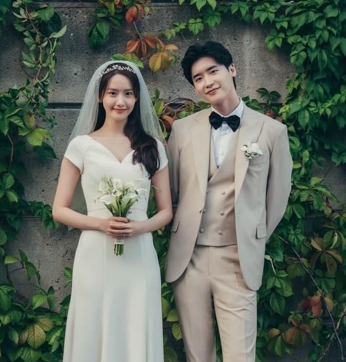 yoonaaa530's tweet photo. At this point, I just hope they get to attend MBC Drama Awards. MBC better not rob them of any award 
#BigMouth #YoonA #LeeJongSuk https://t.co/RxpOzOpUnS