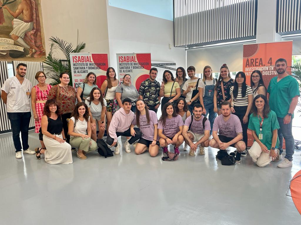 isabial_iis's tweet photo. 🙂En SCI-DATES hemos tenido una gran mañana con alumnos de los institutos Leonardo da Vinci y Jorge Juan

👩‍🔬Visita esta tarde talleres de @Biobanco_HGUA, @MicrobiologiaH, Anatomía Patológica, Epidemiología, Análisis Clínicos y Alergias. De 16 a 21 h en Espacio Séneca 

#SCIDATES https://t.co/ElBdqz3Nkf