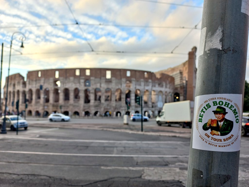 BetisBohemio's tweet photo. Si Roma ya luce bética, verdiblanca y bohemia, no nos podemos imaginar cómo estará el jueves que viene.

Señores, ya esta aquí la romería. ¡Tiñamos de verde la Ciudad Eterna! 💚 🇪🇺 https://t.co/ubyhKK1gcs