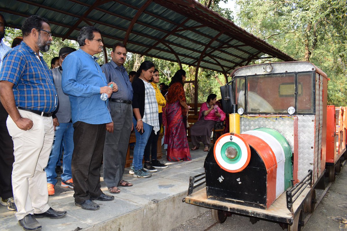 PralhadJoshiOfc's tweet photo. .@TeamWCL joins hands with @maha_tourism to achieve the goal of promoting eco-tourism. Eco-Mine tourism aims to enlighten the students and society about coal mines and mining processes in an enjoyable and practical way. 
https://t.co/y3P4jrz9Ds https://t.co/0txTAWOHYv