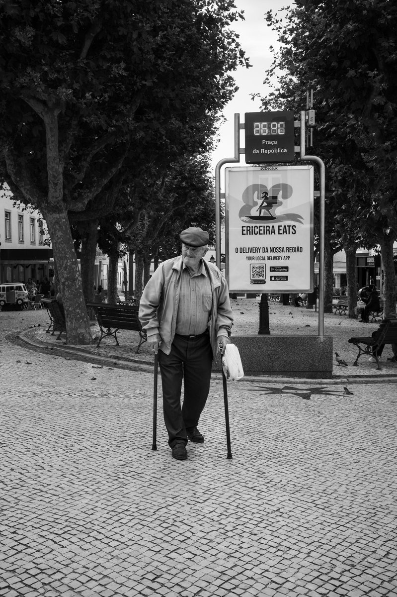 Jagozes
Ericeira // 2022.09
#Monochrome 
#streetphotography 
#ricohgriiix