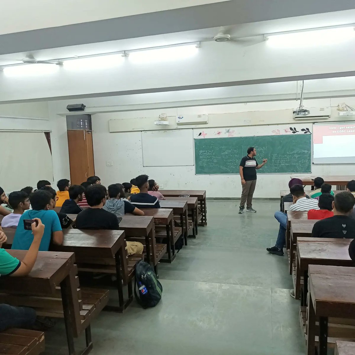 GDSC_PEC's tweet photo. "Great teamwork is the only way we create the breakthroughs that define our careers."-Pat Riley💯
Hello, everyone!!✨
On 27th September 2022, GDSC-PEC had its very first event, an info session!🌈

Students showed an overwhelming response. 🤩
And... we are only getting started!!🚀 https://t.co/0fMo59fro2