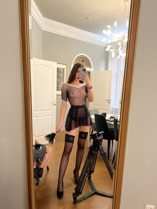 I will clean the apartment expensive 🧹🙈💋 #JolieButt https://t.co/Us0GAIR7H5<a href="/tag/joliebutt"class="tags">#JolieButt</a>