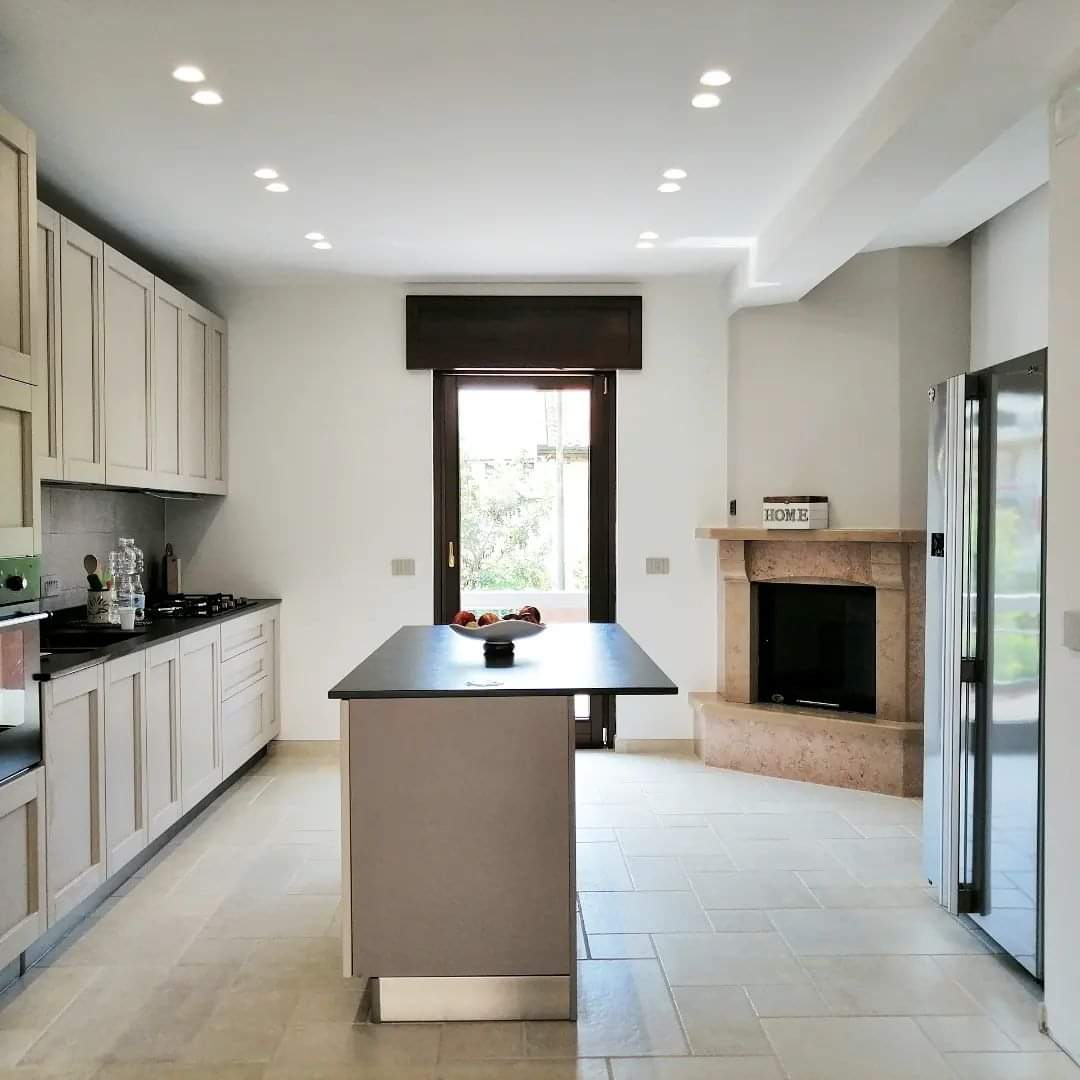 progetto_3d's tweet photo. Completamento finale piano giorno villetta #progetto3d #rendering #interiordesign #design #workinprogress #ristrutturazione #edilizia #contemporaneo #cartongesso #led #faretti #arredamento https://t.co/jmE0NwtXQh