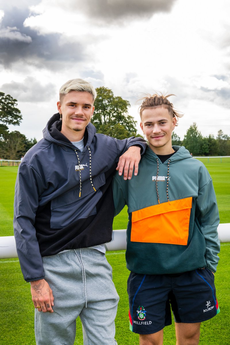 MillfieldSenior's tweet photo. 😀It was great to see OM’s Romeo Beckham and Harry Crawford joining the training session with 1stXI (U18) and 2ndXI (U18) Millfield Football teams and catching up with former coaches yesterday. We hope you had a great afternoon! ⚽ https://t.co/P6klvg4ET3