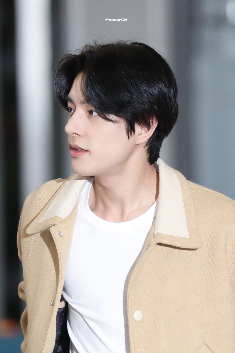 jakesfeeds's tweet photo. all eyes on him. 

#ENHYPEN_JAKE #엔하이픈_제이크 https://t.co/bOTwEzJla1