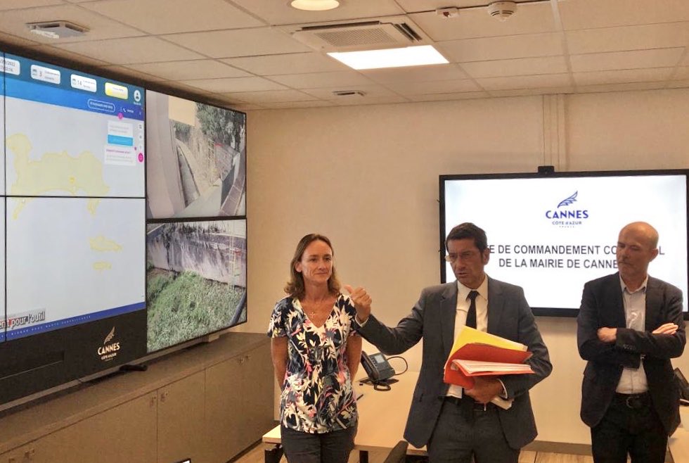 villecannes's tweet photo. 🗣 « L’unité de lieu est essentielle pour être efficace et agir de manière coordonnée.
On est vraiment ici, avec ce site central, dans une logique de gestion de crise.
Cela nous permet d’ajuster encore plus les actions à mettre en œuvre », @davidlisnard. https://t.co/oFEp4ghHEK