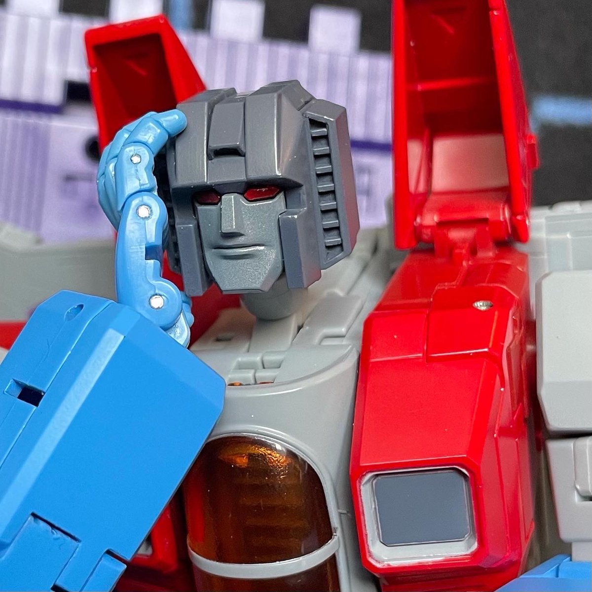 StryderWolfe's tweet photo. Mood.

#throwbackthursday #tbt #Transformers #toys #Starscream #MP52 #Decepticons #takaratomy https://t.co/zMFAK44MrM