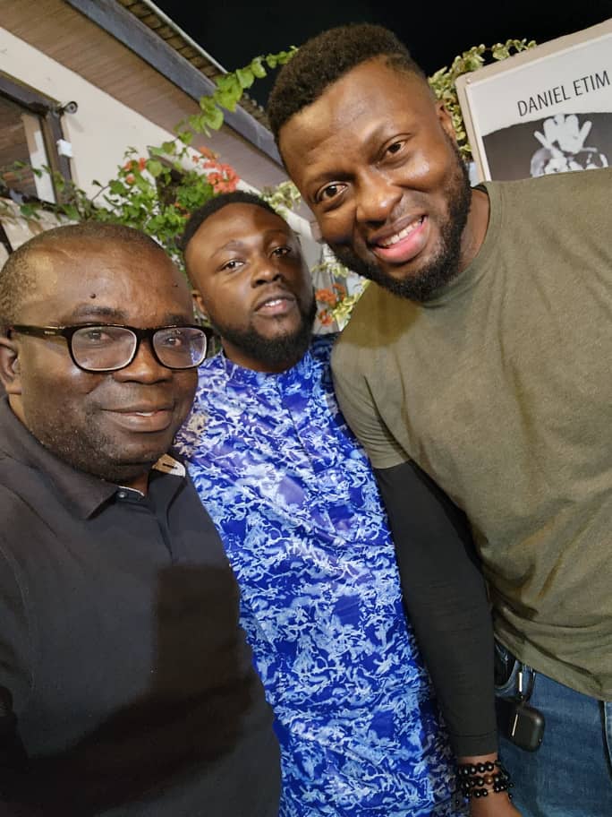 Deoluofficial's tweet photo. Peep your favorites. #UpperVolta with some amazing fans of the show @kevwekofi and @kingkhobee #AMDilemma #countdowntofinale https://t.co/vSFyzF91Q8
