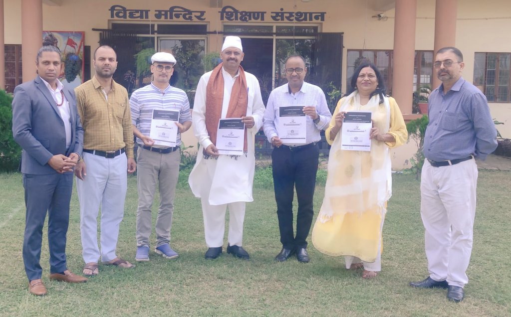 DrVijayTiwariJi's tweet photo. #MahaYogiSena 

@narendramodi
@PMOIndia
@EduMinOfIndia @myogiadityanath

Signed a MoU with #VidyaMandirSikshanSansthan #Chargawan @Dm_Gorakhpur for #IECSME_KamdhenuChair &amp; #SelfEmployedCEOs for #RuralUP 

@ugc_india @AICTE_INDIA
@AIUIndia @itmgkpofficial

#Security #CyberNews https://t.co/jkBkaUAiOG