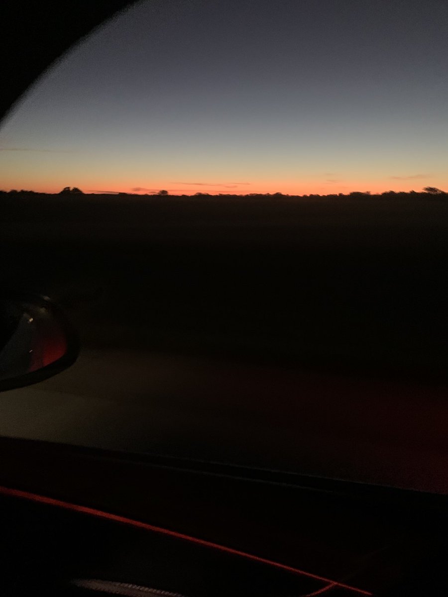 snarkosaurous's tweet photo. Bro. Is this Heaven? No. #itsonlyIOWA .These #harvest Sunrises are LEGIT! https://t.co/95l059Toho