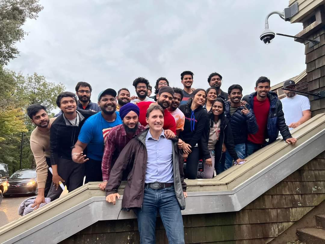 rexglacer's tweet photo. Justin Trudeau on the set in Atlantic Canada... Liberal media director - QUIET on the set, ok Justin we are now doing the sympathy shot, in 3...2...1 Action!
#cdnpoli https://t.co/VVpHbfQIUr