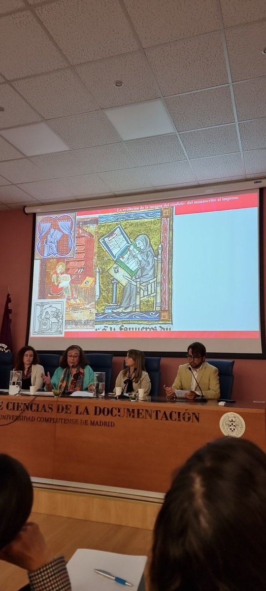 libromedieval's tweet photo. Primera sesión de comunicaciones, muy interesantes y variopintas: #digitalización, #filigranas, #imágenes  y #encuadernaciones. https://t.co/Wei9KlPp3e