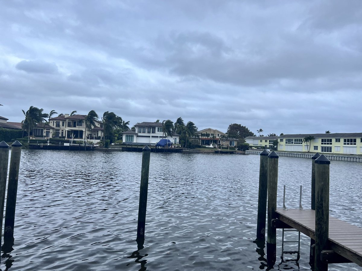 bobbystark's tweet photo. @dnyren2 Is it the one next to the yellow condos? If so there’s a floating dock of some sort in the front yard. I know the yellow condo pool was flooded and I guess first floor. Happy to do a walk around over there if that’s helpful https://t.co/r3pl5QGyRd