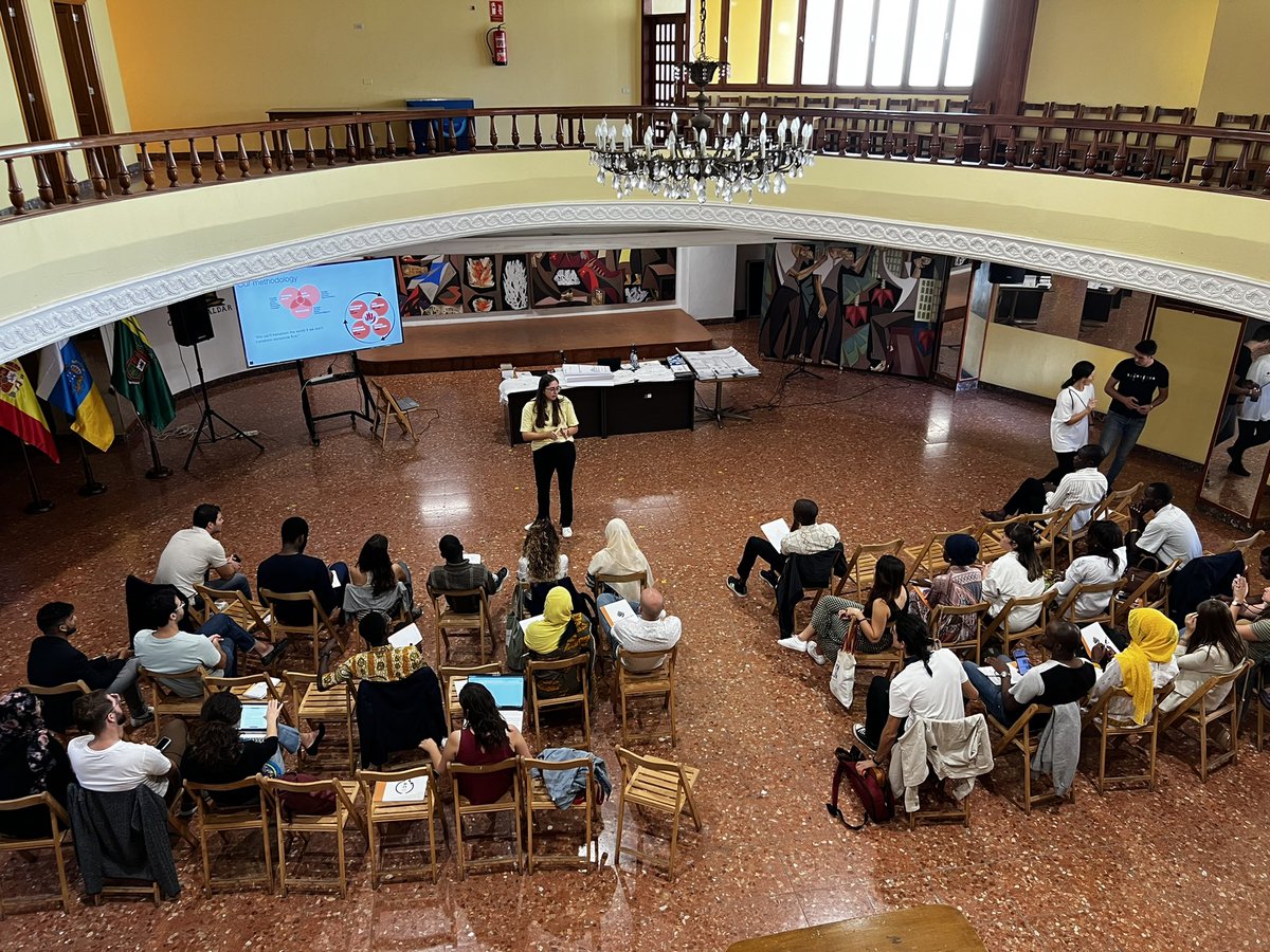 StartupRIM's tweet photo. 1ere session de travail du bootcamp @africacanarias_ dans la belle ville de Galdar https://t.co/iyNxZyHVHh