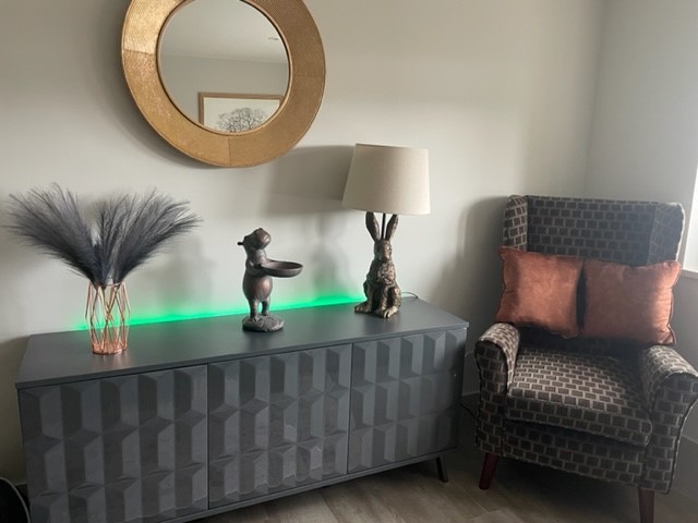 FrankOFurniture's tweet photo. Spotlight is on the Frank Olsen Elevate large sideboard today, pictured here in a customer’s home. Got to say, we love the choice of accessories too. 🐰🦛💜
To find out more about the Elevate Range, follow this link https://t.co/248eexzI4N https://t.co/STcQ9NW9H4