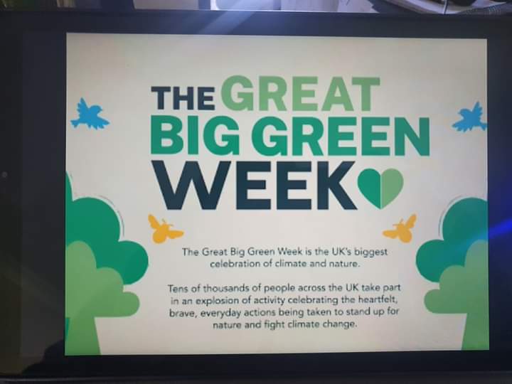 CoopDarin's tweet photo. Big Green Week.
It was great to hand over some Co-op refreshments at Hope Garden to the Manager Caroline and Daniel for their volunteer day . 
Volunteer Edward is seen transforming the weary looking tables with a lick of paint.
#itswhatwedo
#BigGreenWeek https://t.co/N2y2dAf9rM