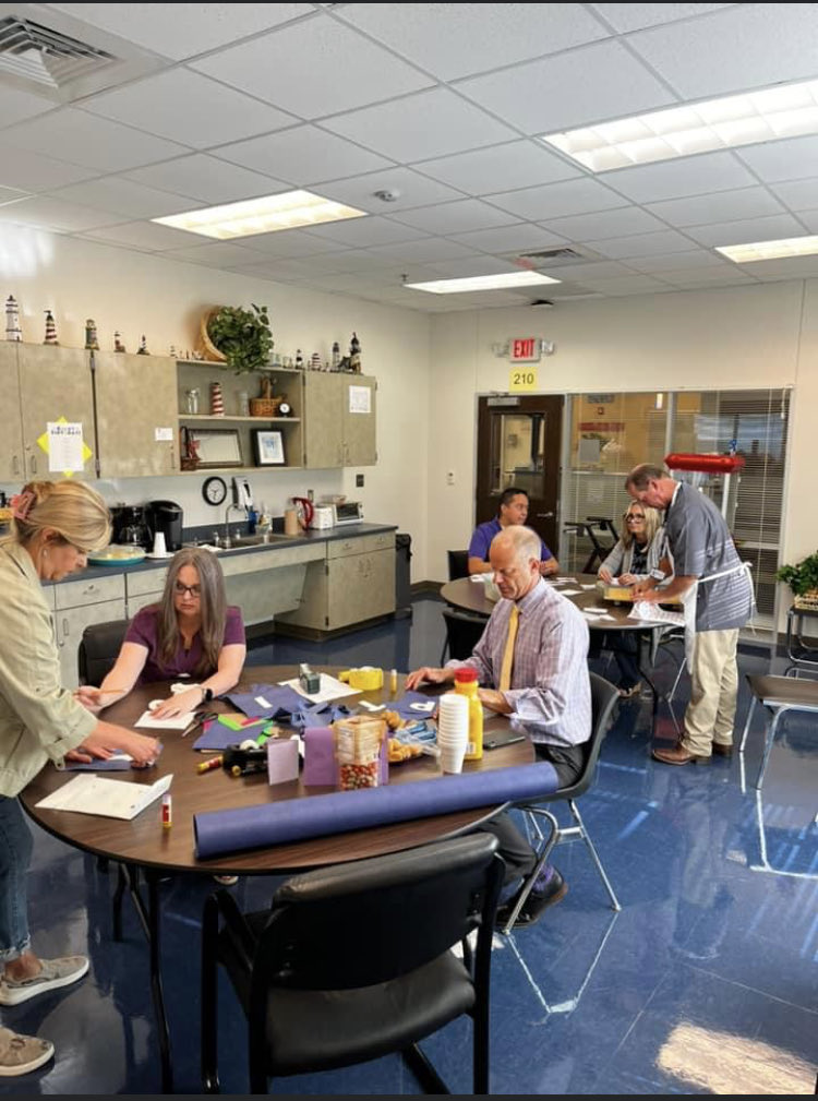 FCHS_Principal's tweet image. Purple Patrol in action…thank you for all your help!