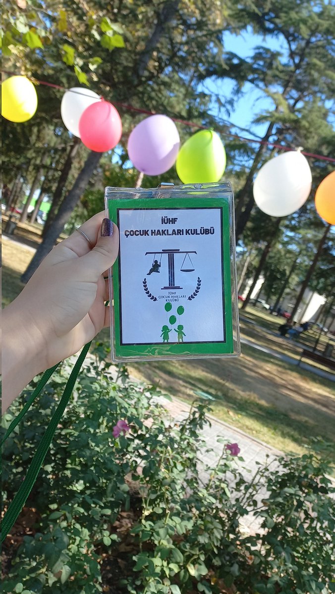 Standımızda sizleri bekliyoruz.💚 Kulübümüz hakkında bilgi edinebilir, sizler için hazırladığımız kitap ayraçlarından ve <a href="/istbarochm/">İstanbul Barosu Çocuk Hakları Merkezi</a> nin hediye ettiği kitapçıklardan alabilirsiniz.