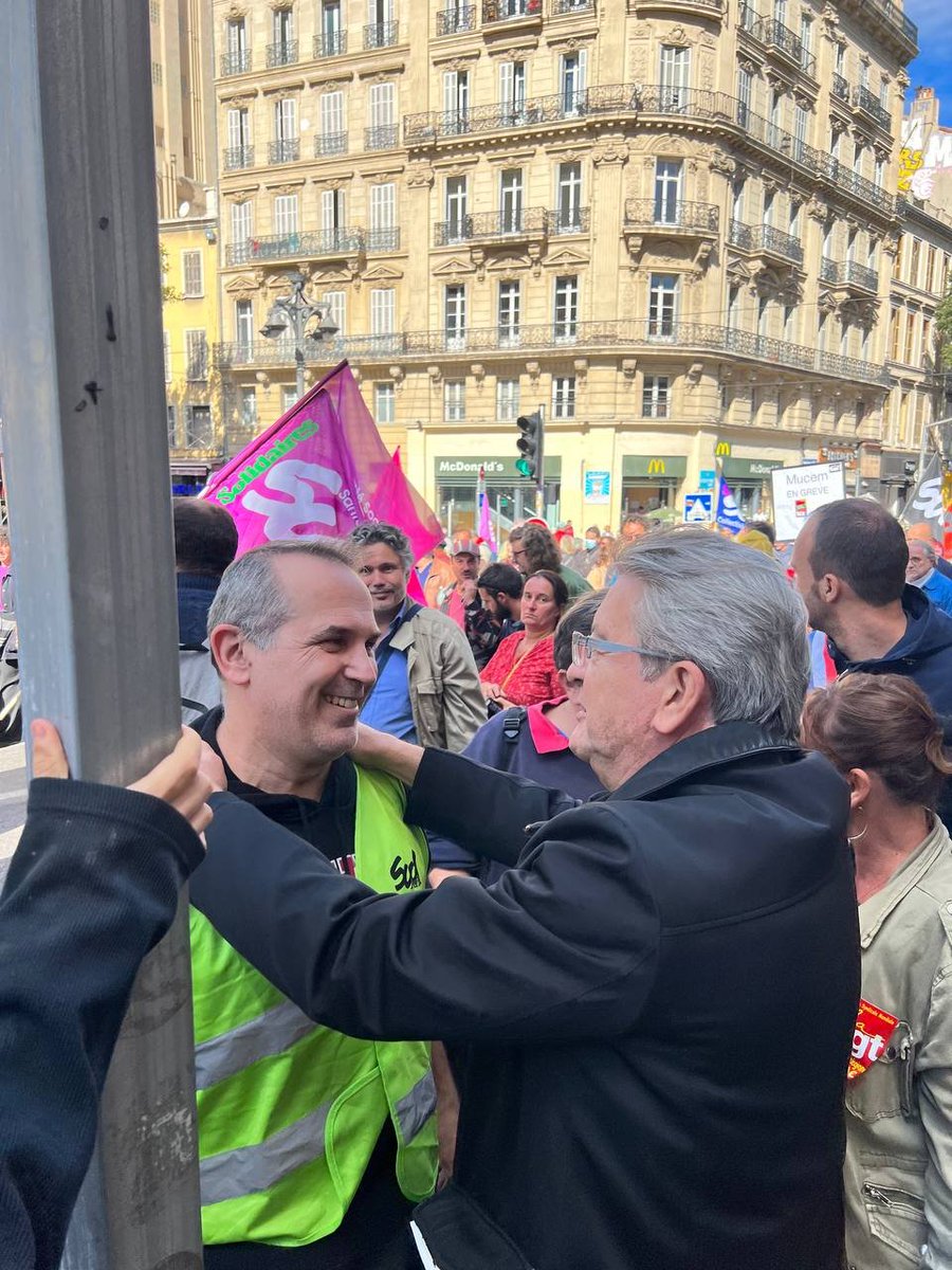 Succès de la Manif #Greve29septembre à #Marseille ! Ambiance chaleureuse et unitaire ! Unanimité pour dire RDV le 16 octobre à Paris ✊