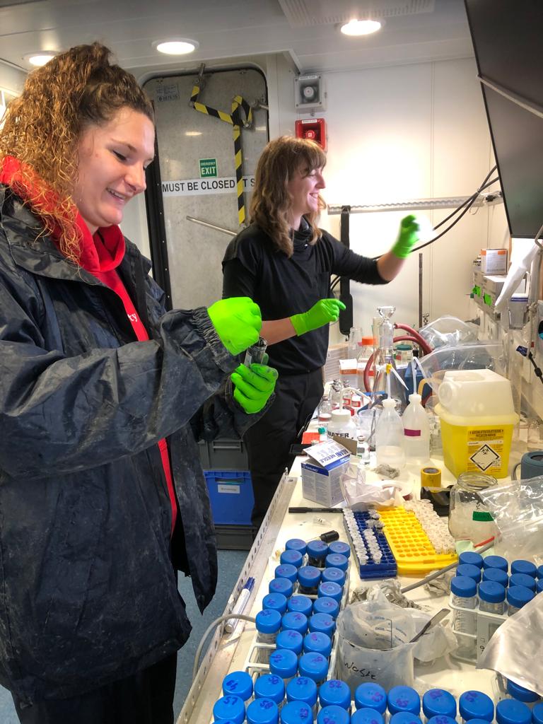 msmjetten's tweet photo. More footage from the #MARIX ERC synergy sampling campaign in the Stockholm archipelago studying the #methane &amp; #nitrogen cycles supported @ERC_Research
Photo credits @CarolineSlomp https://t.co/PFyDmGpBTI